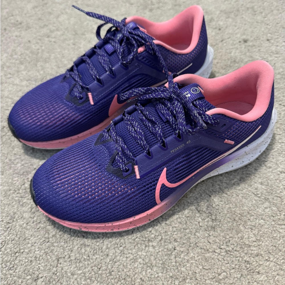 Nike Pegasus 40
Women's Road Running Shoes
Size: 8.5